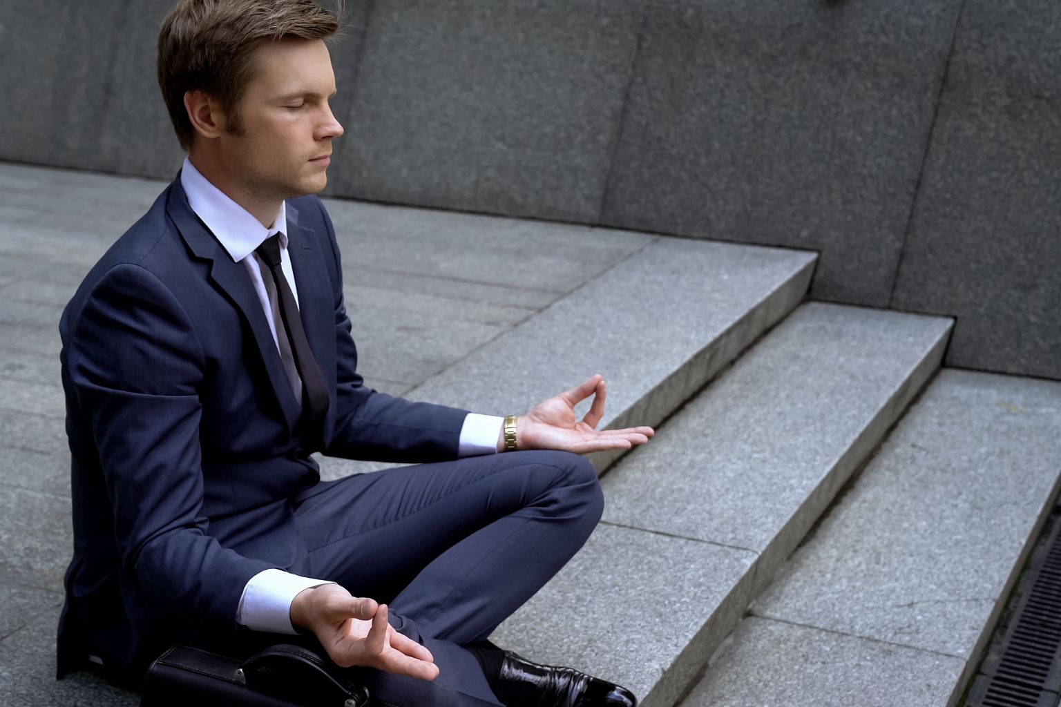 Resist Temptations Self-Control for Success in Daily Life